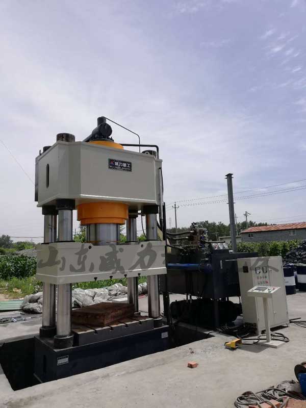 1200噸四柱液壓機主機
