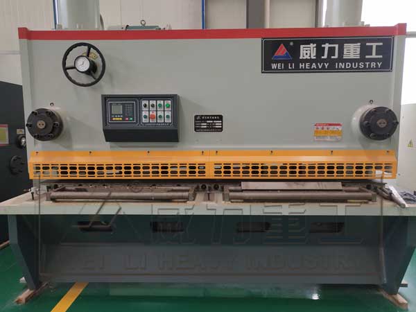 20x2500液壓閘式剪板機(jī)圖片