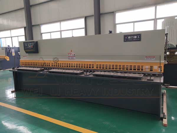 6x4000液壓擺式剪板機