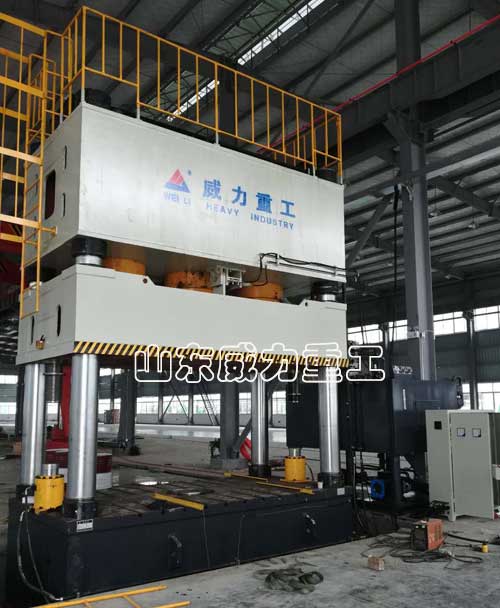 2000噸SMC保險(xiǎn)杠成型油壓機(jī)