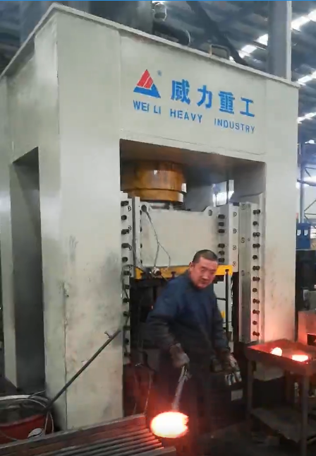 法蘭盤熱沖壓液壓機