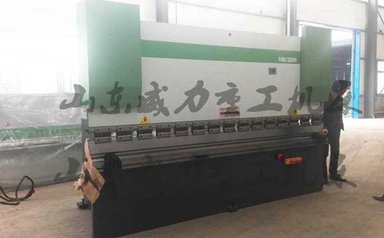 100噸3.2米液壓板料折彎機