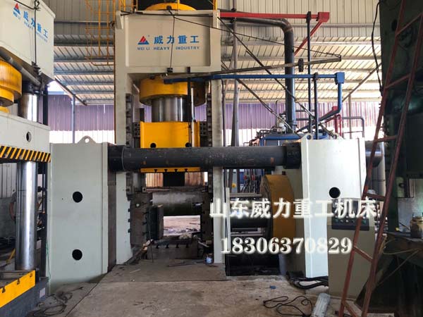 5000噸多向熱模鍛成型液壓機(jī)