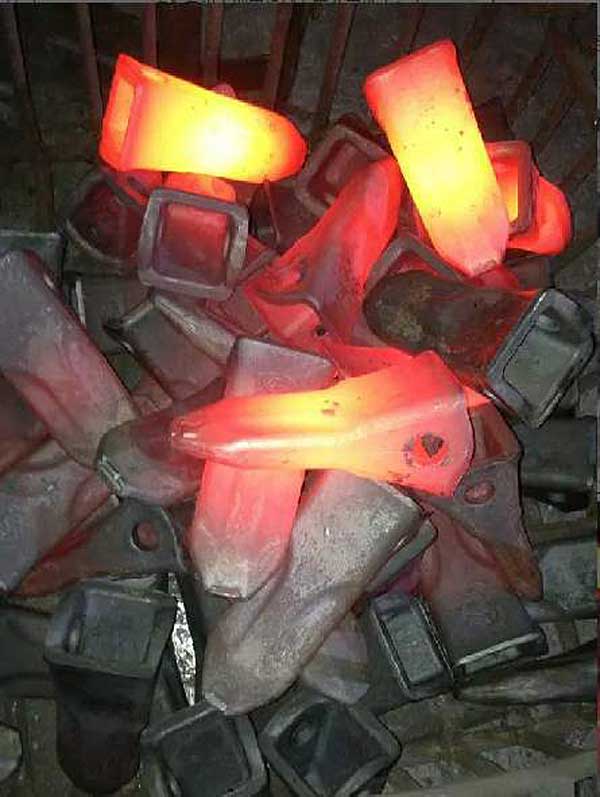 5000噸熱鍛液壓機(jī)鍛造工件