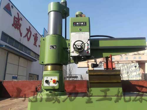 Z3050搖臂鉆床發(fā)貨現(xiàn)場圖片