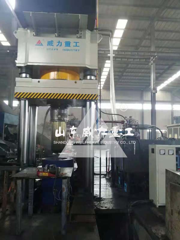 1500噸坩堝成型四柱液壓機
