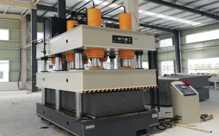 500噸三梁六柱液壓機(jī)(保溫裝飾板成型機(jī))